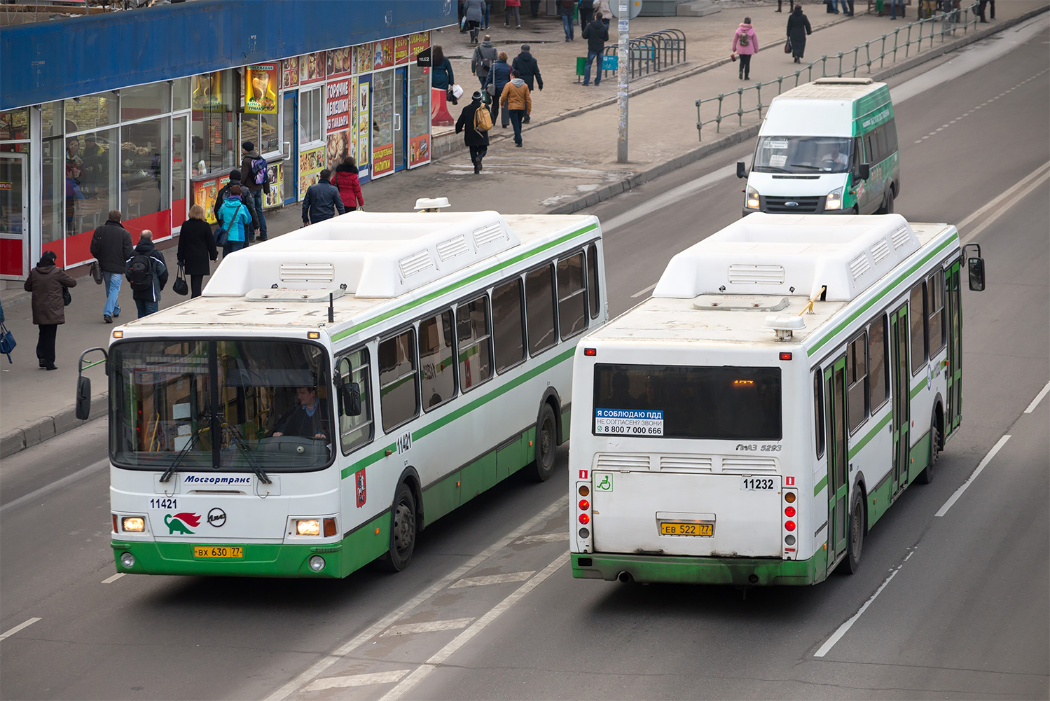 Москва, ЛиАЗ-5293.70 № 11421; Москва, ЛиАЗ-5293.70 № 11232 Москва, ЛиАЗ-5293.70 № 11421; Москва, ЛиАЗ-5293.70 № 11232