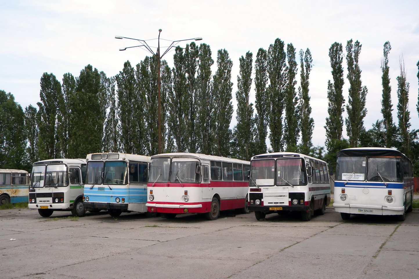 Одесская область, ПАЗ-3205 (00) № 655; Одесская область, ЛАЗ-699Р № 703