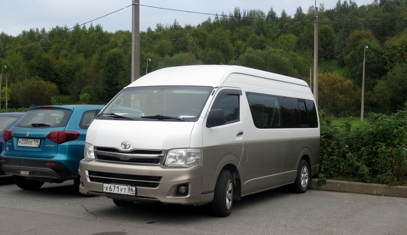 Ханты-Мансийский АО, Toyota HiAce  (все) № Х 671 УТ 86