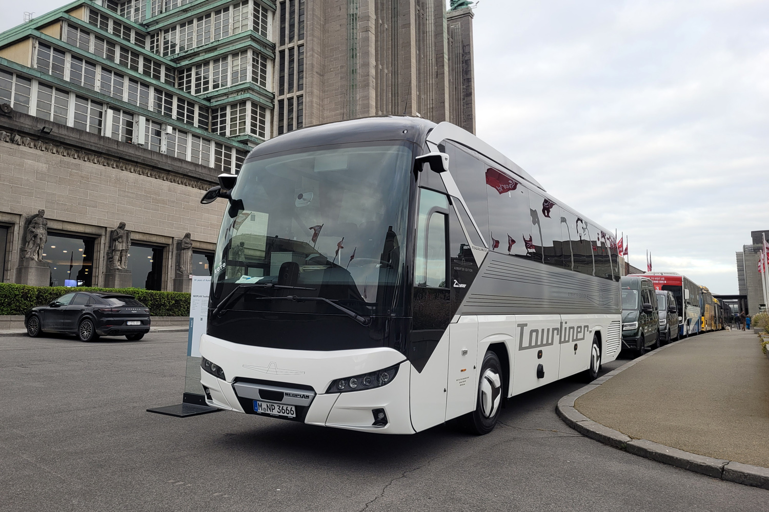 Бавария, Neoplan P21 N2216SHD Tourliner № M-NP 3666; Бельгия — Busworld Europe 2025