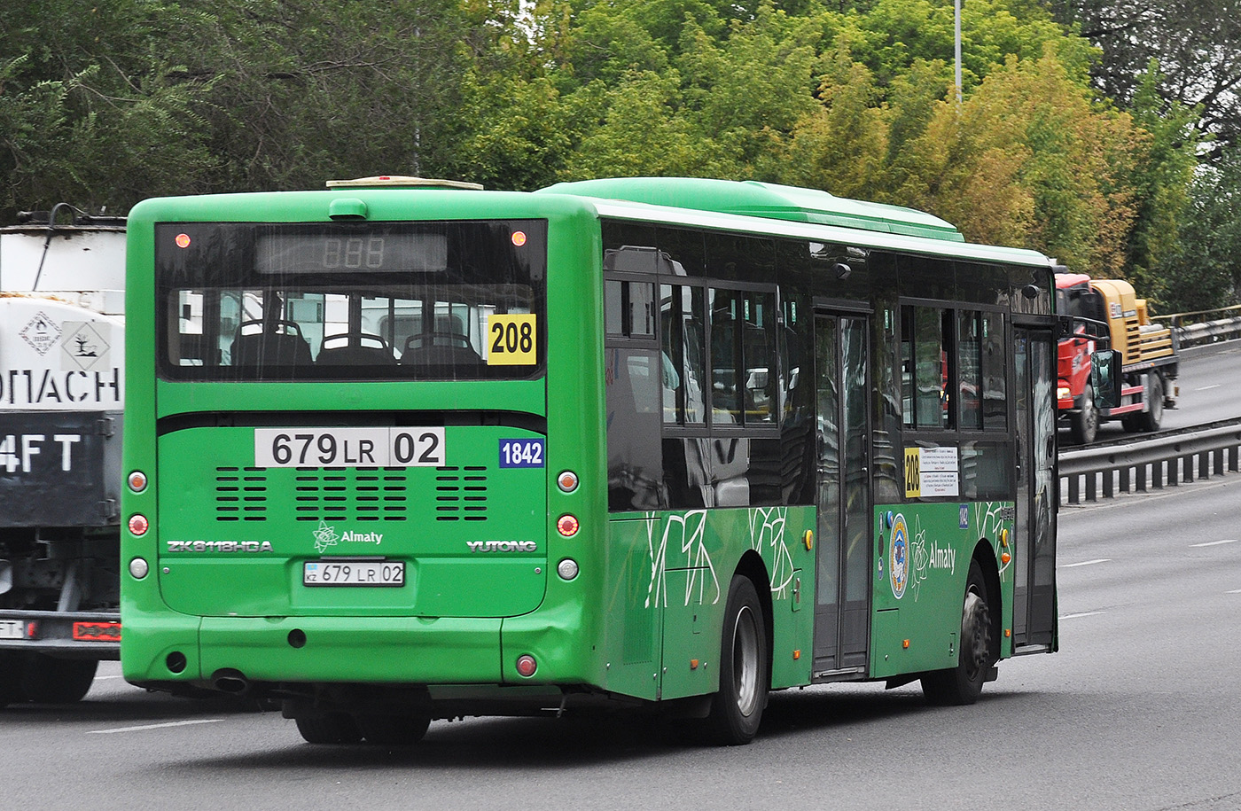 Алматы, Yutong ZK6118HGA № 1842