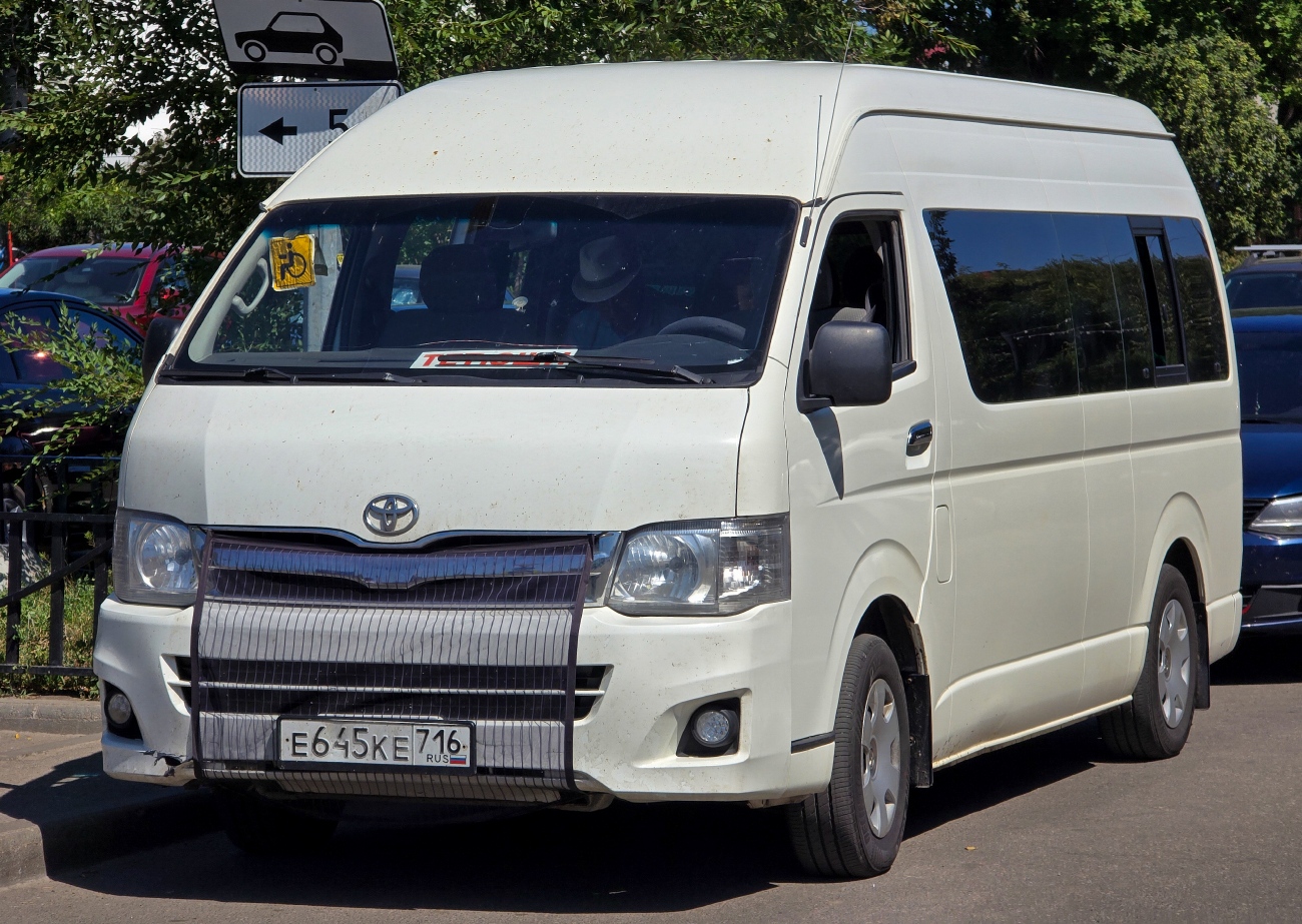 Татарстан, Toyota HiAce  (все) № Е 645 КЕ 716