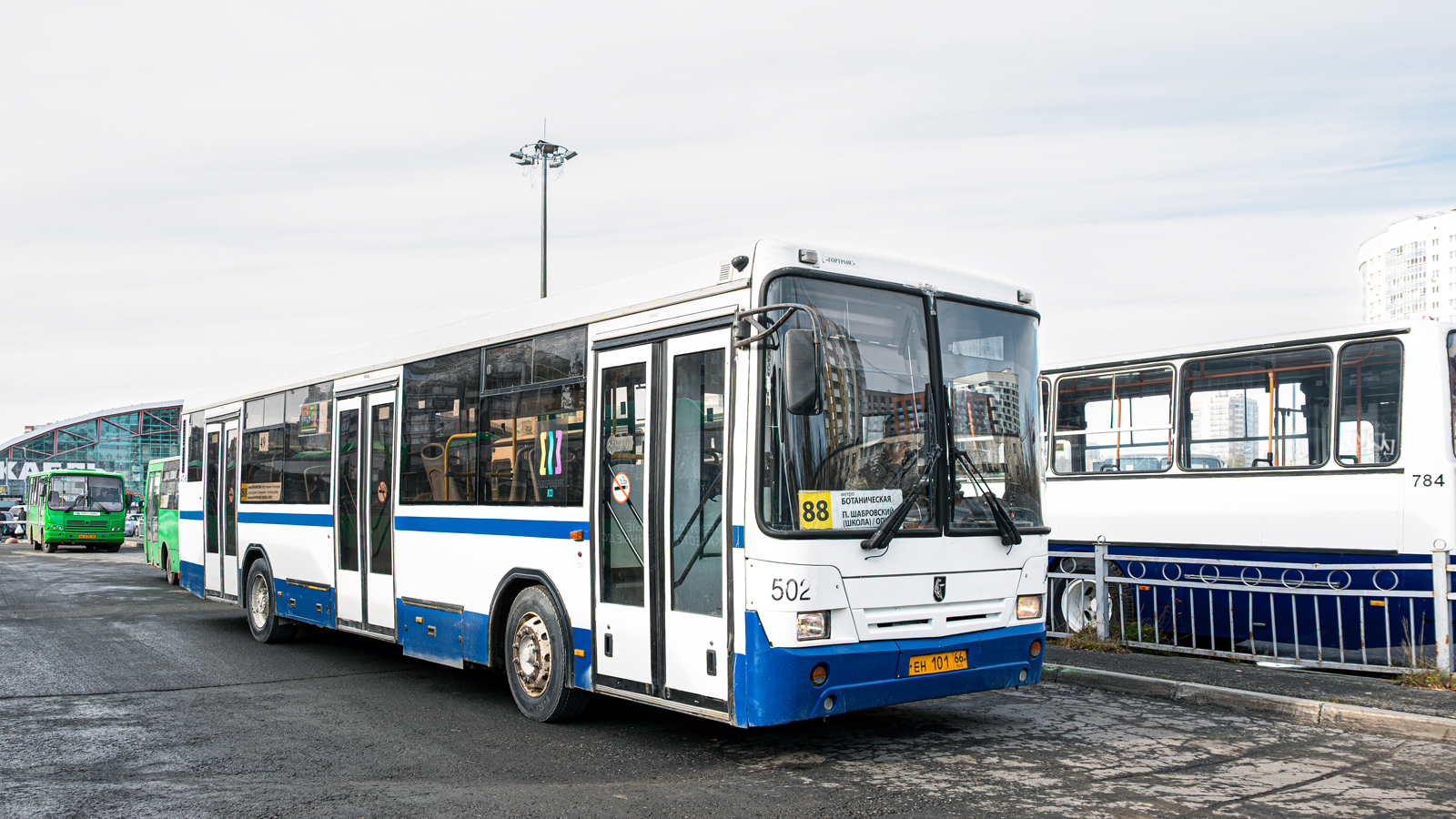 Свердловская область, НефАЗ-5299-20-32 № 502