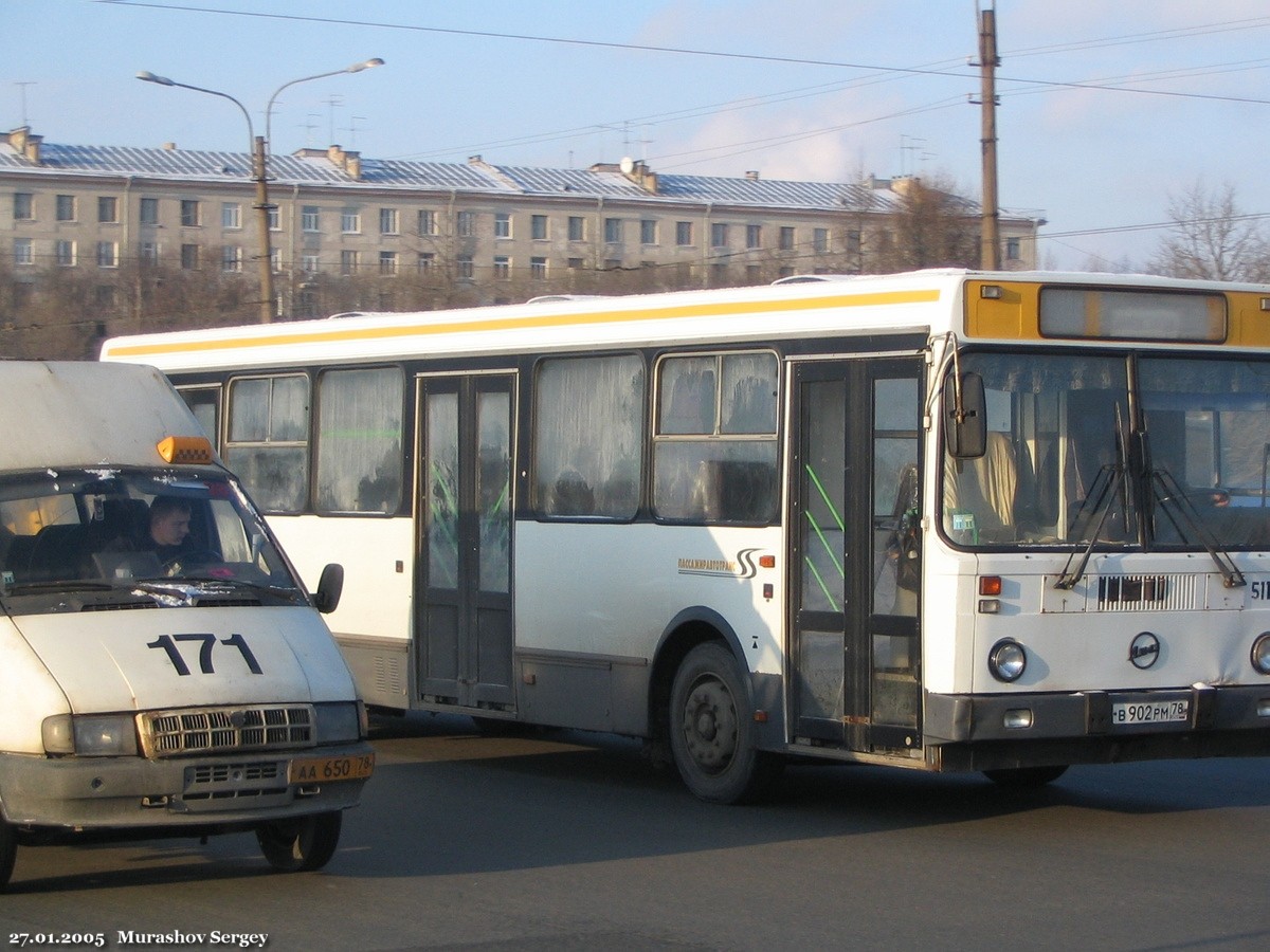 Санкт-Петербург, Семар-3234 № АА 650 78; Санкт-Петербург, ЛиАЗ-5256.00 № 511
