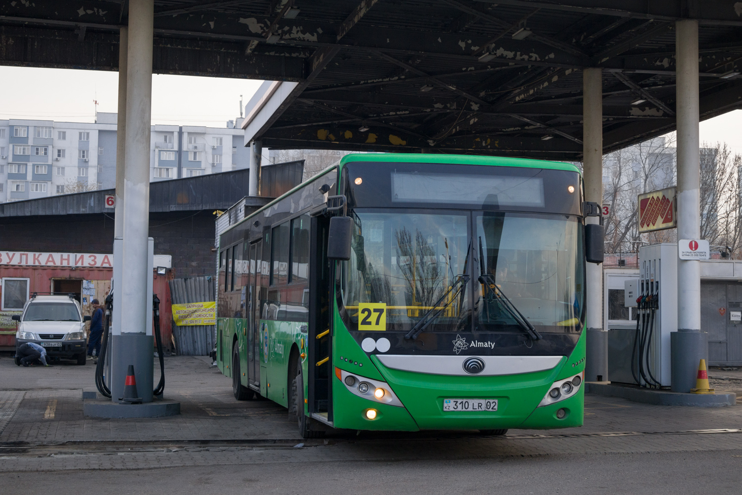 Алматы, Yutong ZK6118HGA № 310 LR 02