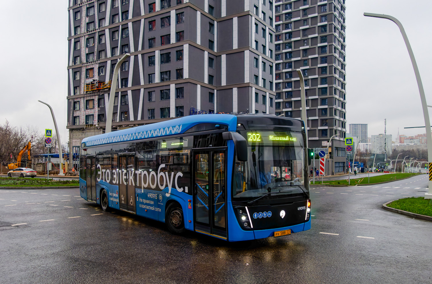 Москва, КАМАЗ-6282 № 490915