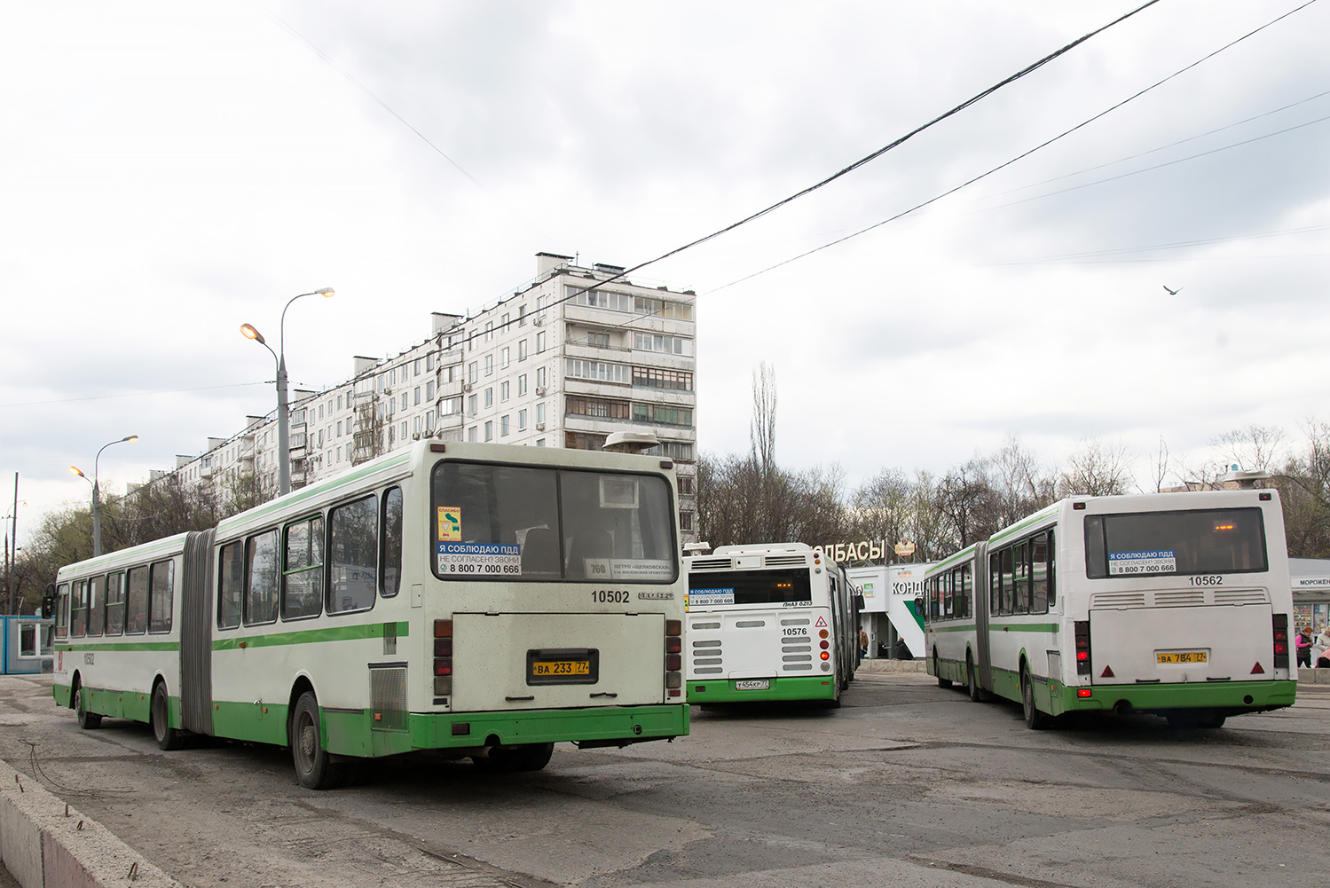 Moscow, LiAZ-6212.01 # 10502; Moscow, LiAZ-6212.01 # 10562