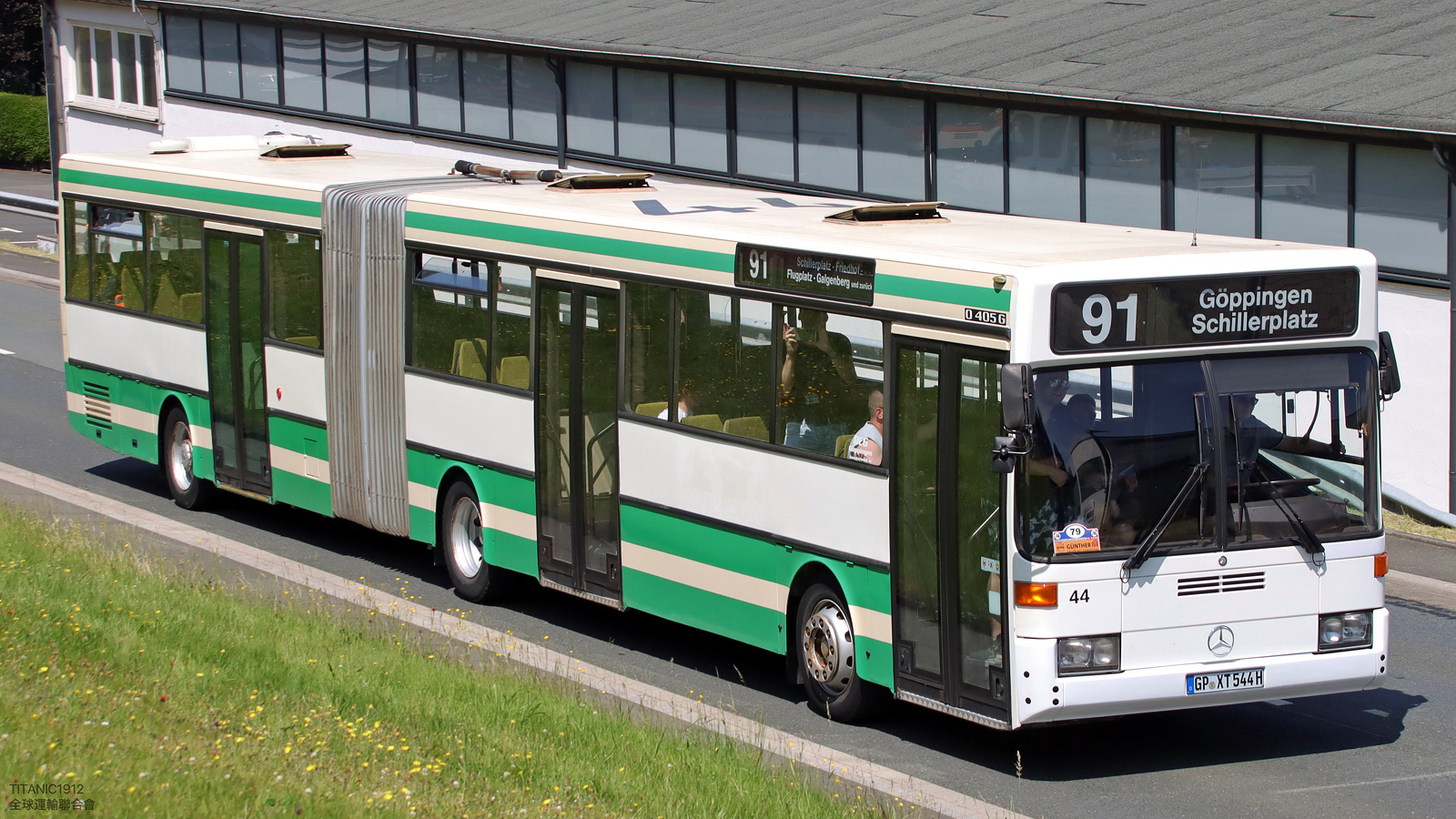 Баден-Вюртемберг, Mercedes-Benz O405G № 44; Северный Рейн-Вестфалия — 130 лет с запуска первого в мире автобусного маршрута