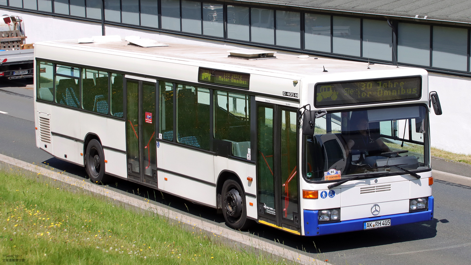 Рейнланд-Пфальц, Mercedes-Benz O405N2 № AK-RH 405; Северный Рейн-Вестфалия — 130 лет с запуска первого в мире автобусного маршрута