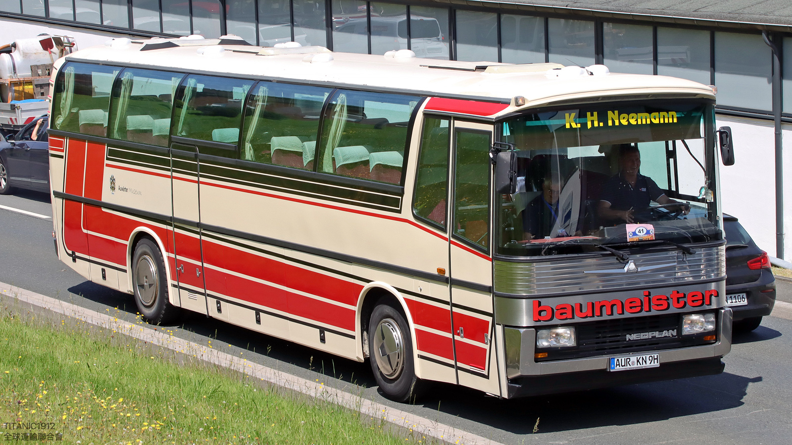 Нижняя Саксония, Neoplan N216H Jetliner № AUR-KN 9H; Северный Рейн-Вестфалия — 130 лет с запуска первого в мире автобусного маршрута