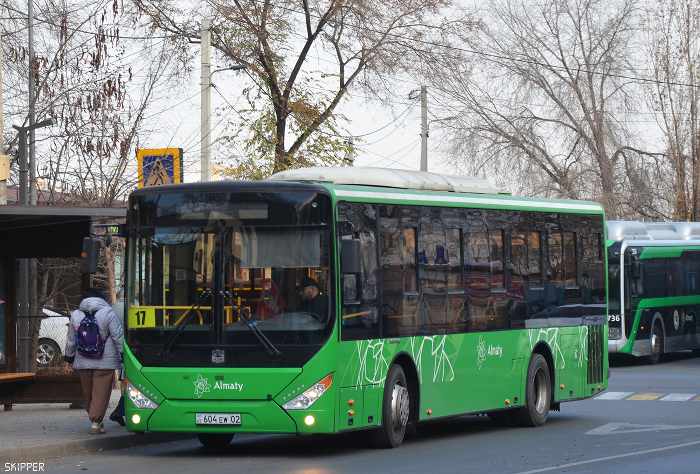Алматы, Zhong Tong LCK6105HG № 604 EW 02