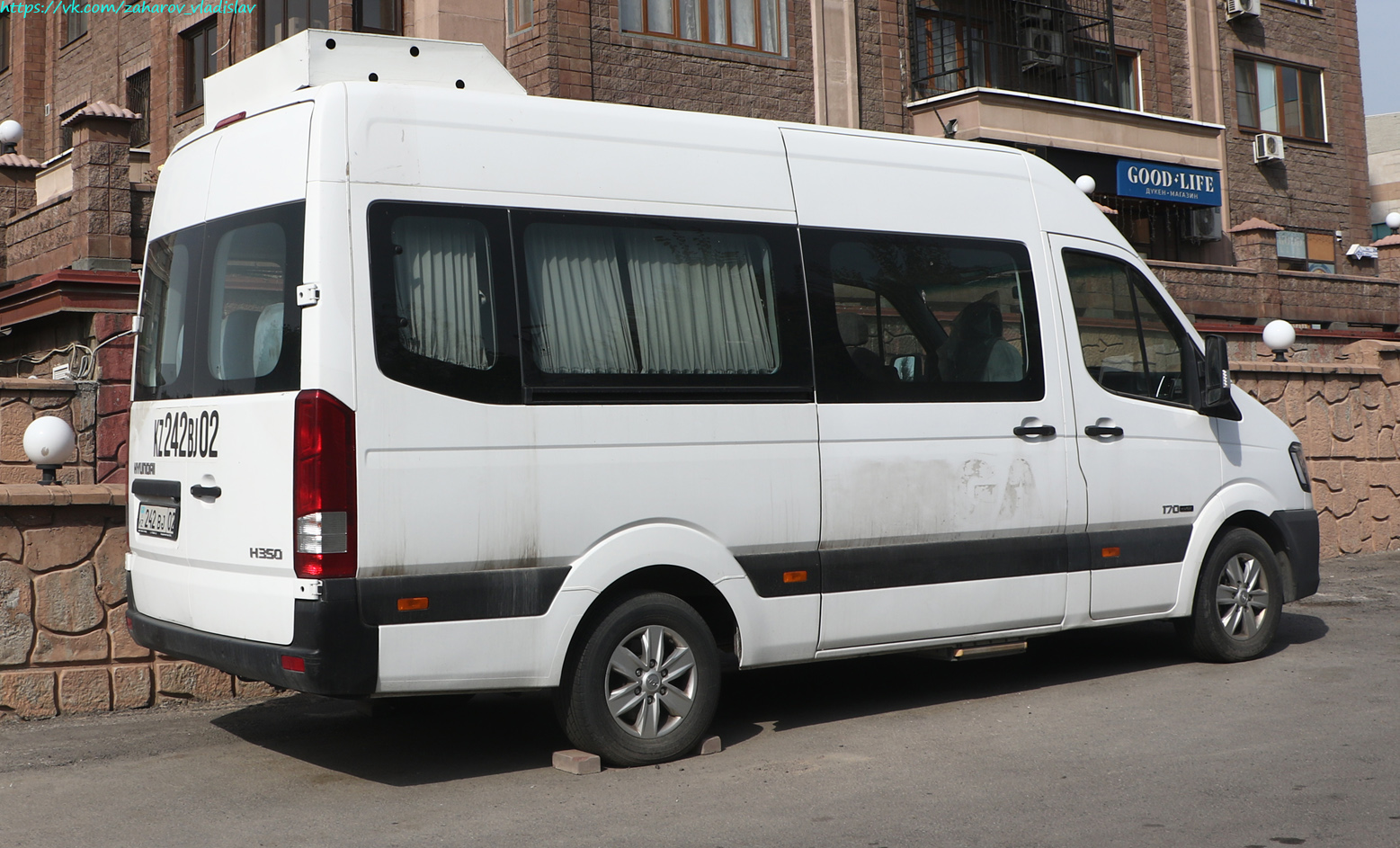 Алматы, Hyundai H350 (Hyundai Trans Auto) № 242 BJ 02