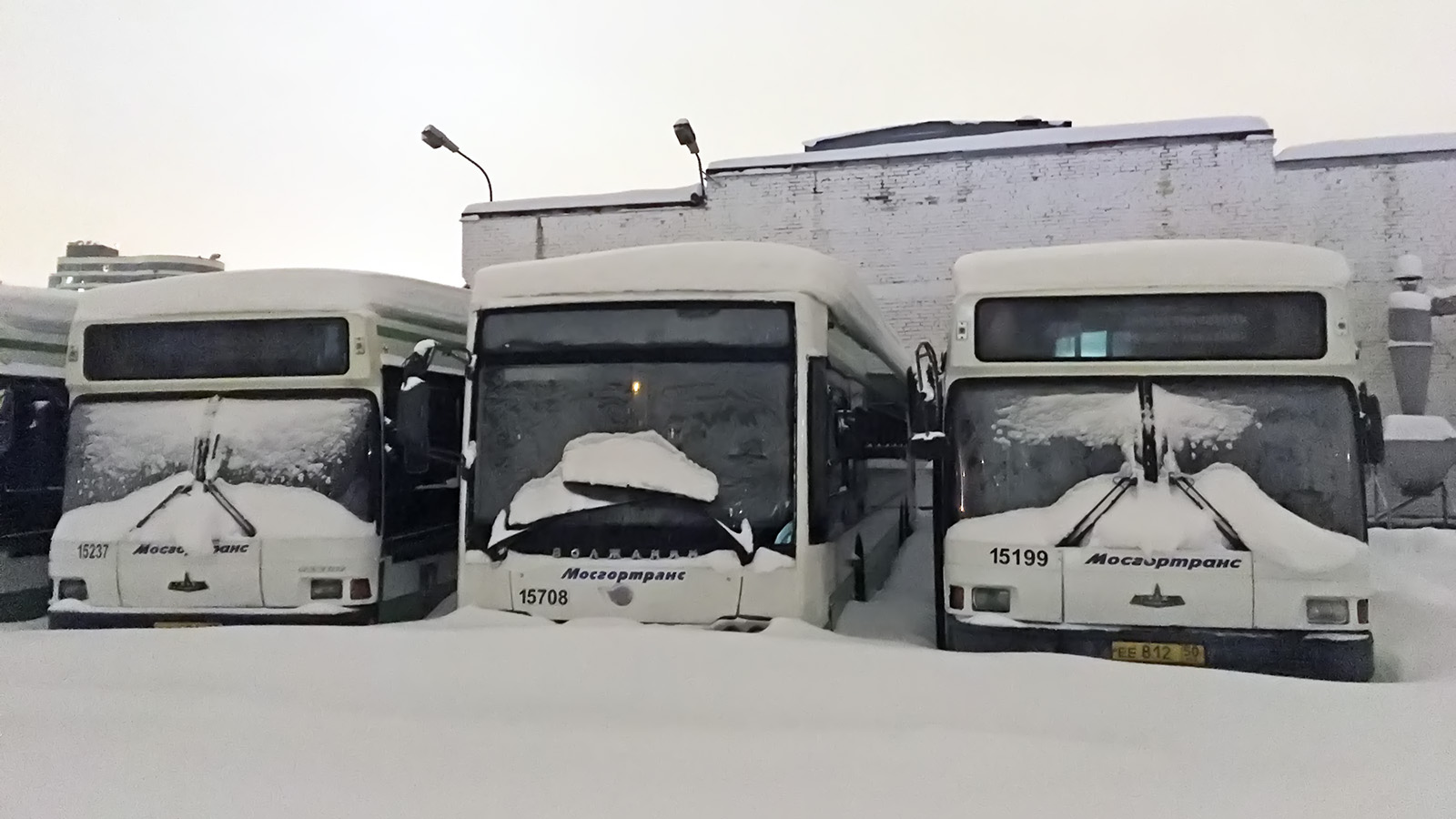 Москва, Волжанин-6270.06 № 15708; Москва, МАЗ-107.066 № 15199