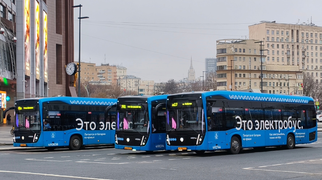 Москва, КАМАЗ-6282 № 492744