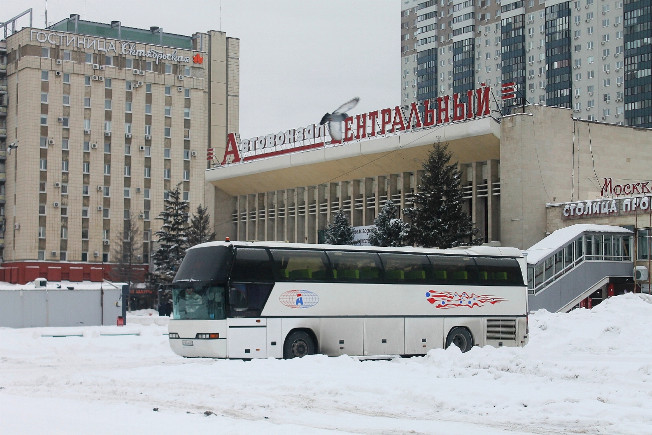 Чувашия, Neoplan N116 Cityliner № Е 465 ХК 21; Самарская область — Автовокзалы, автостанции и конечные остановки