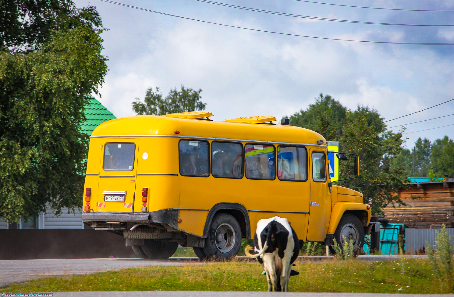 Томская вобласць, КАвЗ-3976-020 (397620) № М 195 АК 70